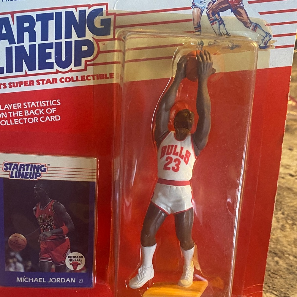 Kenner Michael Jordan Action Figure and card. - Picture 3 of 9